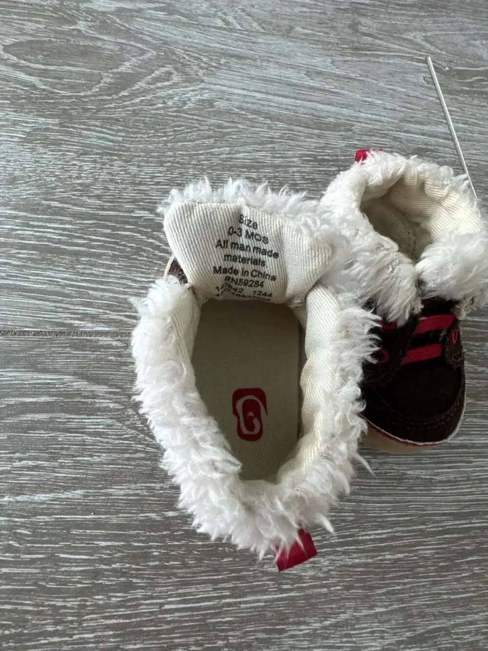 Baby Sherpa Crib Booties Size 0-3 MOS Brown Red